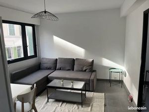 T2 meublé 7 eme - Place 4 septembre