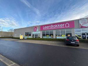 Retail périphérique 1.700 m² à louer Ostende