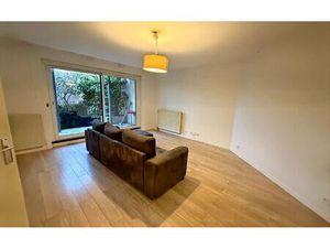 Location appartement  m² T-2 à Montigny-le-Bretonneux  1 200 €