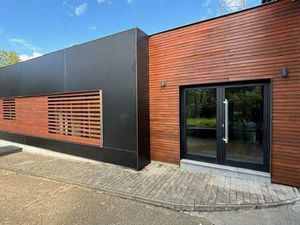 Entrepôt 500m² et Bureaux 250m²