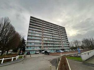 Nivelles - Appartement 2 chambres rénové - 900€ + 200€