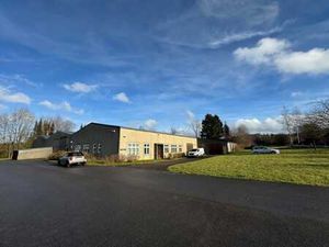 Spacieux entrepôt de ±178m² à louer à Ferrières