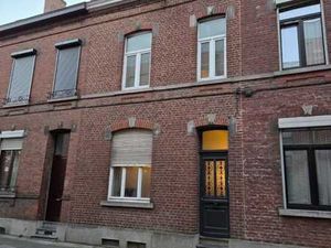 MAISON FAMILIALE DEUX FACADES AVEC JARDIN ET REMISES