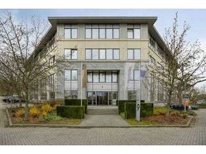 Bureau rénové avec 6 places de parking à vendre à Zaventem