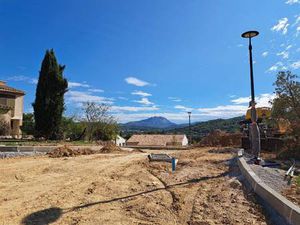 Terrain constructible viabilisé à vendre