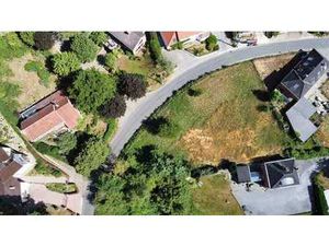 Terrain à bâtir spacieux dans un quartier résidentiel
