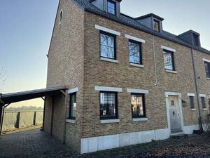 Maison à louer à Maaseik € 1.400 (LIP4E) - Heylen Vastgoed - Genk | Zimmo
