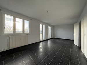 APPARTEMENT T3 70M2 REFAIT A NEUF
