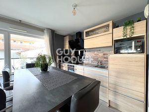 Charmant T3 lumineux avec balcon et garage en plein coeur de Givors