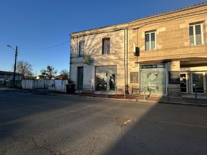 Immeuble à vendre dans le centre de LÉOGNAN