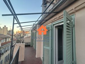 Location appartement 4 pièces 75 m² à Toulon (83000)