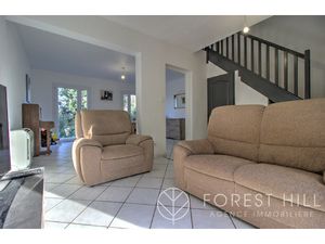 Maison 3 faces quartier résidentiel