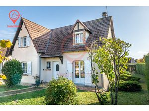 Dpt Cher (18)  à vendre à Trouy  maison T5 de 122m2 sur 3 ni