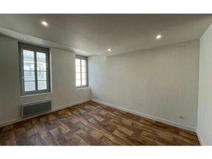 Location appartement  84.07 m² T-4 à Castelnaudary  650 €