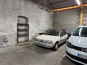 Place de Parking à louer - Barrière Saint-Genès  Talence