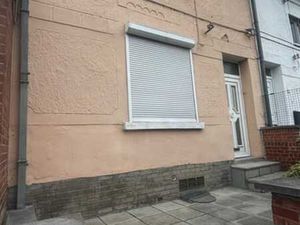 Maison 3 chambres à rénover avec cour  dépendances et jardin