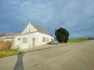 Maison 4 façades 3 chambres à rénover avec garage!