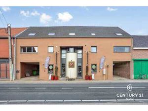 Rez-de-chaussée commercial + appartement duplex + parkings