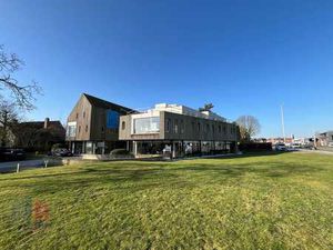 Espaces de bureaux modernes avec terrasse et emplacement ...