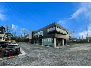 Espaces de bureaux exclusifs et entièrement meublés dans ...