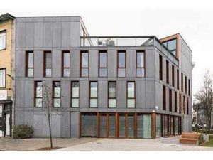 Maison d’angle architecturale avec terrasse  jardin et garag