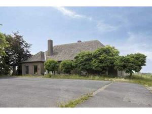 Maison mitoyenne avec 3 chambres sur un terrain spacieux à G