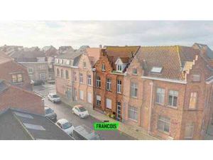 Spacieux maison de ville à rénover près de la gare d'Ypres