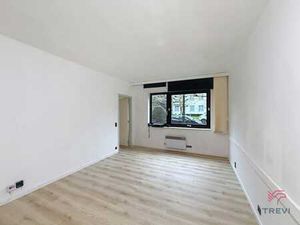 Rez-de-chaussée à côté du bois de la Cambre.