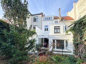 Maison de maître de 1928 avec garage et jardin avenue Coghen