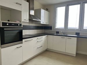 Location appartement 5 pièces 90 m² à Châtellerault (86100)