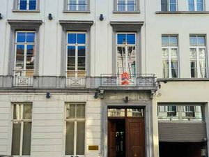 Luxueus ruim twee-slaapkamer appartement in Herenhuis - c...