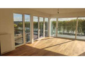 Superbe Penthouse neuf  120m2 avec vue sur l'eau. 1400€/mois