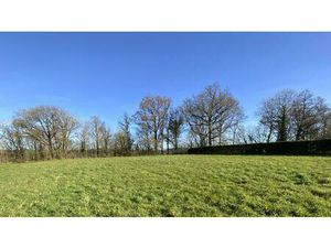 Secteur Gramat  terrain constructible avec bois â Bel environnem