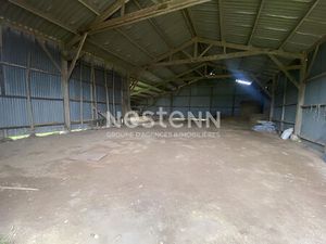 A SAISIR CAR RECHERCHÉS : HANGAR ET ANCIEN POULAILLER