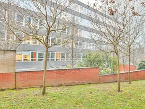 Location appartement 2 pièces 42 m² à Montreuil (93100)