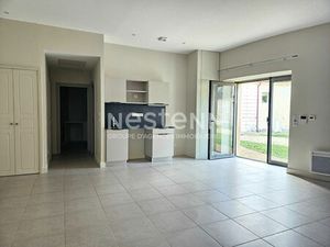 A LOUER - Centre-ville de Fontenay-le-Comte  appartement deux pièces