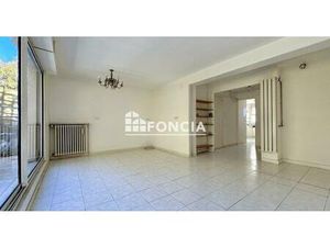 A VENDRE DERNIER ETAGE LUMINEUX ET TRAVERSANT - DOUBLE TERRASSE + STATIONNEMENT