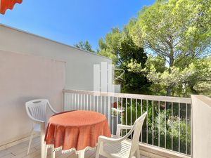 2 PIECES 46 M2 - PLAGES ET CENTRE A PIED - PARKING - CAVE