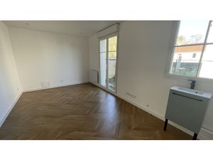 THOIRY CENTRE - APPARTEMENT DE PLAIN PIED AVEC JARDINET