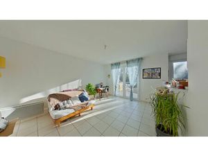 Tours Ste Radegonde - T2 de 43m² exposé Sud avec terrasse et parking en sous-sol.