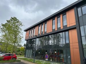 Bureaux à louer à Lesquin - Bâtiment neuf avec parkings  divisibles dès 640 m²