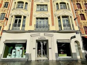Location de bureaux à Lille Grand-Place - Immeuble haussmannien avec vue d'exception
