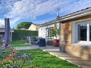 Rénovation de qualité  jardin et SPA à deux pas du centre