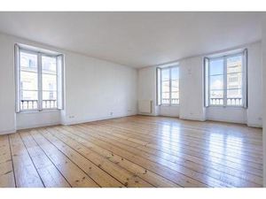 A vendre : spacieux T5 Duplex  Jardin public  Bordeaux