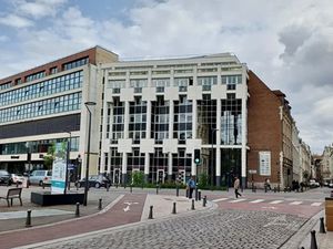 À vendre : Plateaux de bureaux avec parkings - Emplacement stratégique à l'entrée de Lille