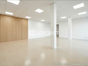Local commercial ou professionnel 83 m² - AVRILLE