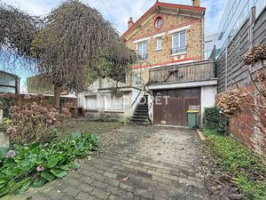 Deux maisons situées sur un même terrain !