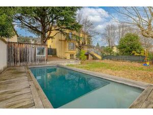 Maison de 9 pièces de 207 m² située à Neyron