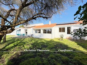 Maison de charme à vendre Plain-pied  4 chambres  Grand garage  Studio à aménager  2 entré