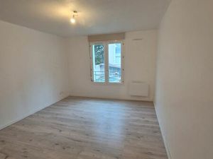 Location studio refait à neuf Saint michel